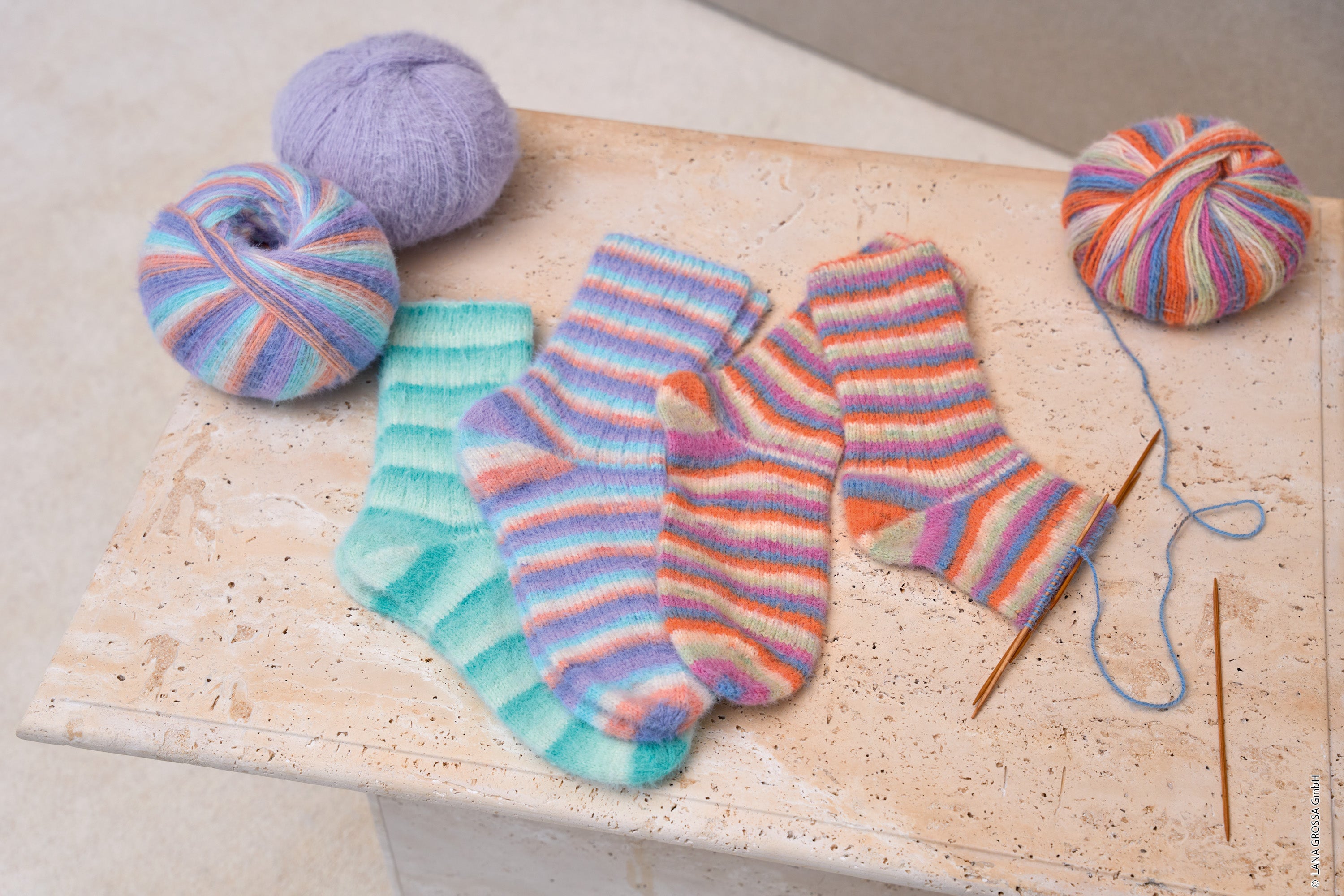 Cosy Socks & More Booklet
